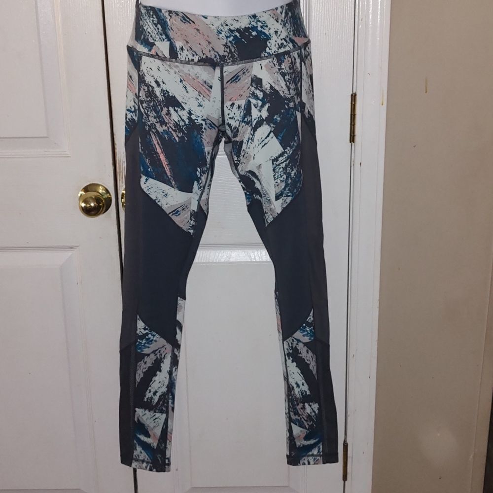 Zella  mesh side  yoga workout leggings   Sz S NWOT